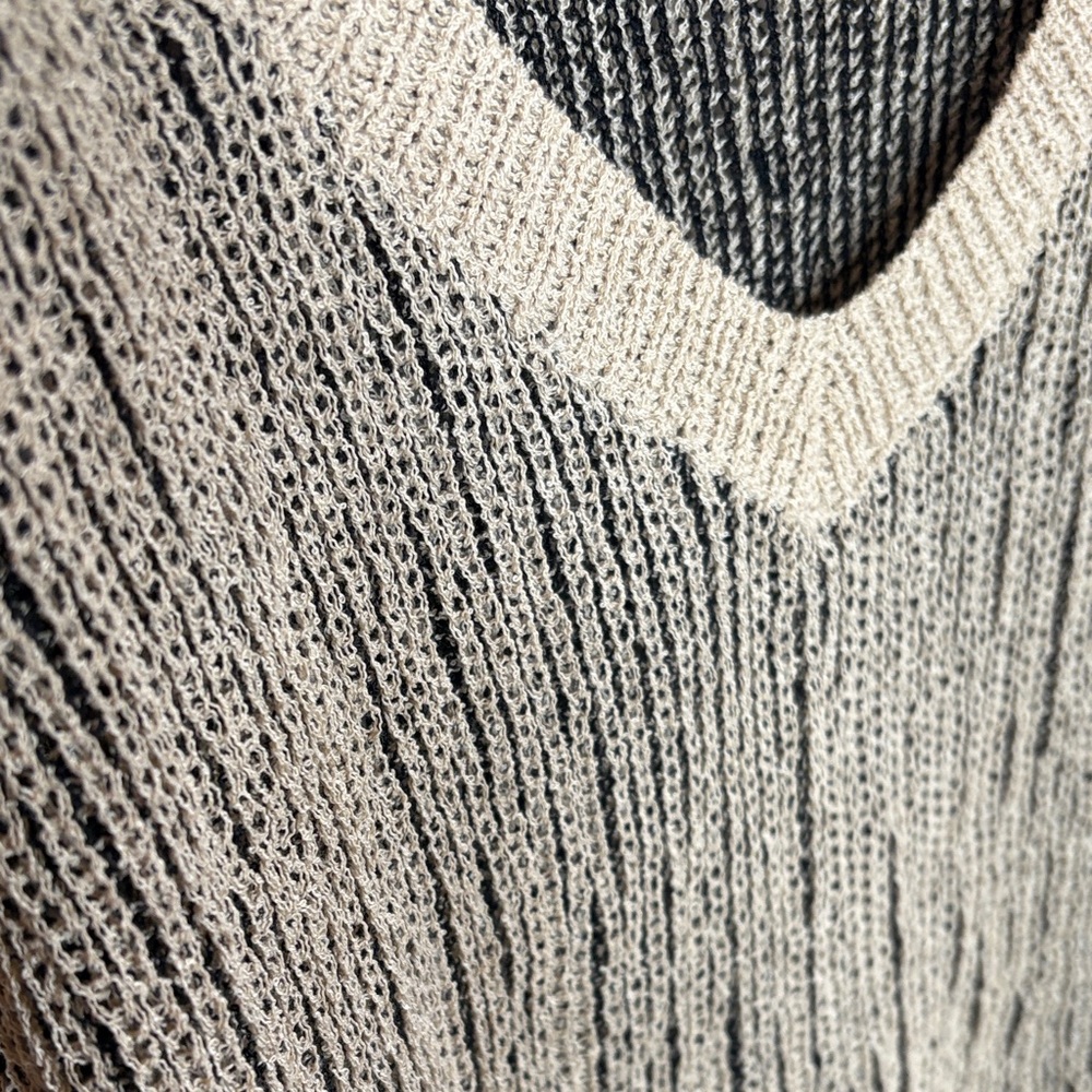 Chic Beige V-Neck Sweater - Picture 5 of 9